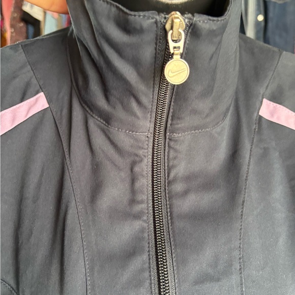 Nike Women's running jacket gray and lavender sz M 8-10 preloved - Picture 10 of 10